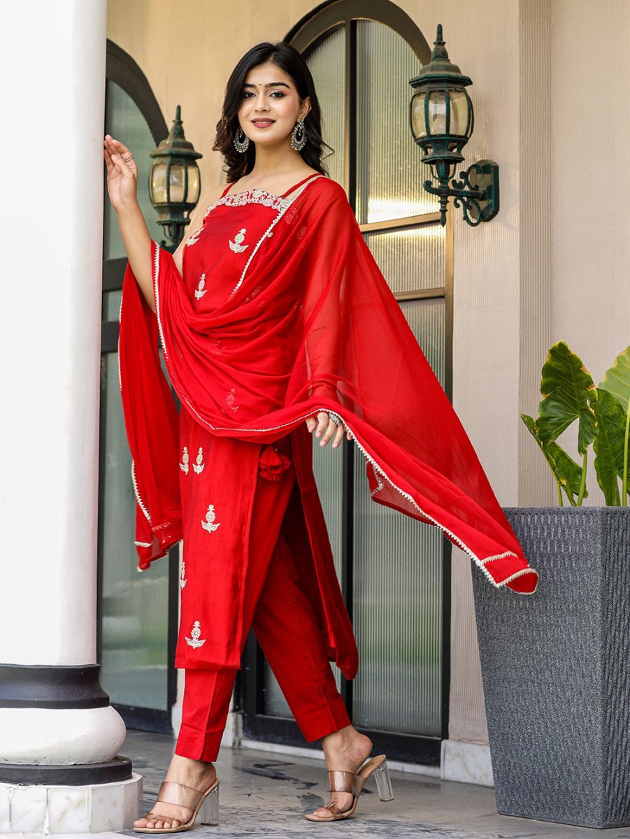 Crimson Charm Sleeveless Silk Kurta Pant Set with Dupatta - swadeshsouq.com