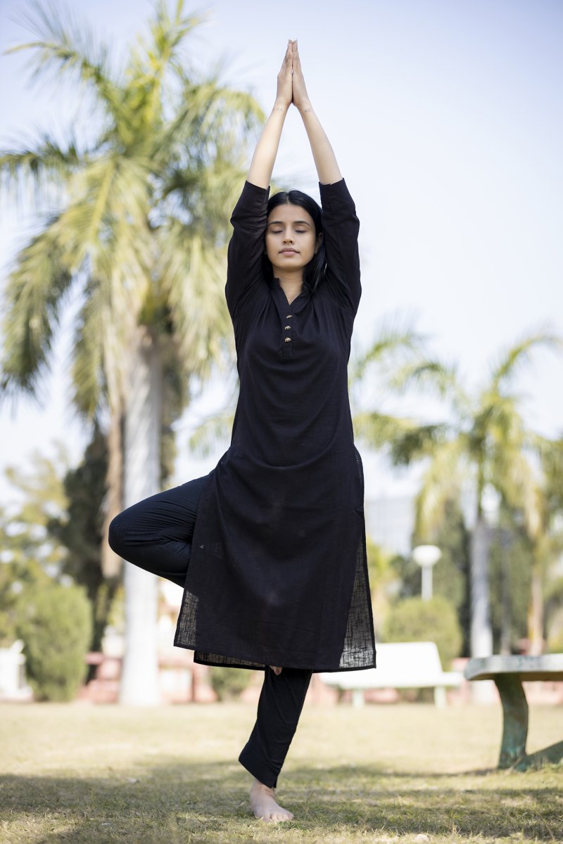 Timeless Black Solid Cotton Casual Kurta - swadeshsouq.com