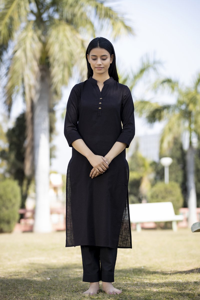 Timeless Black Solid Cotton Casual Kurta - swadeshsouq.com