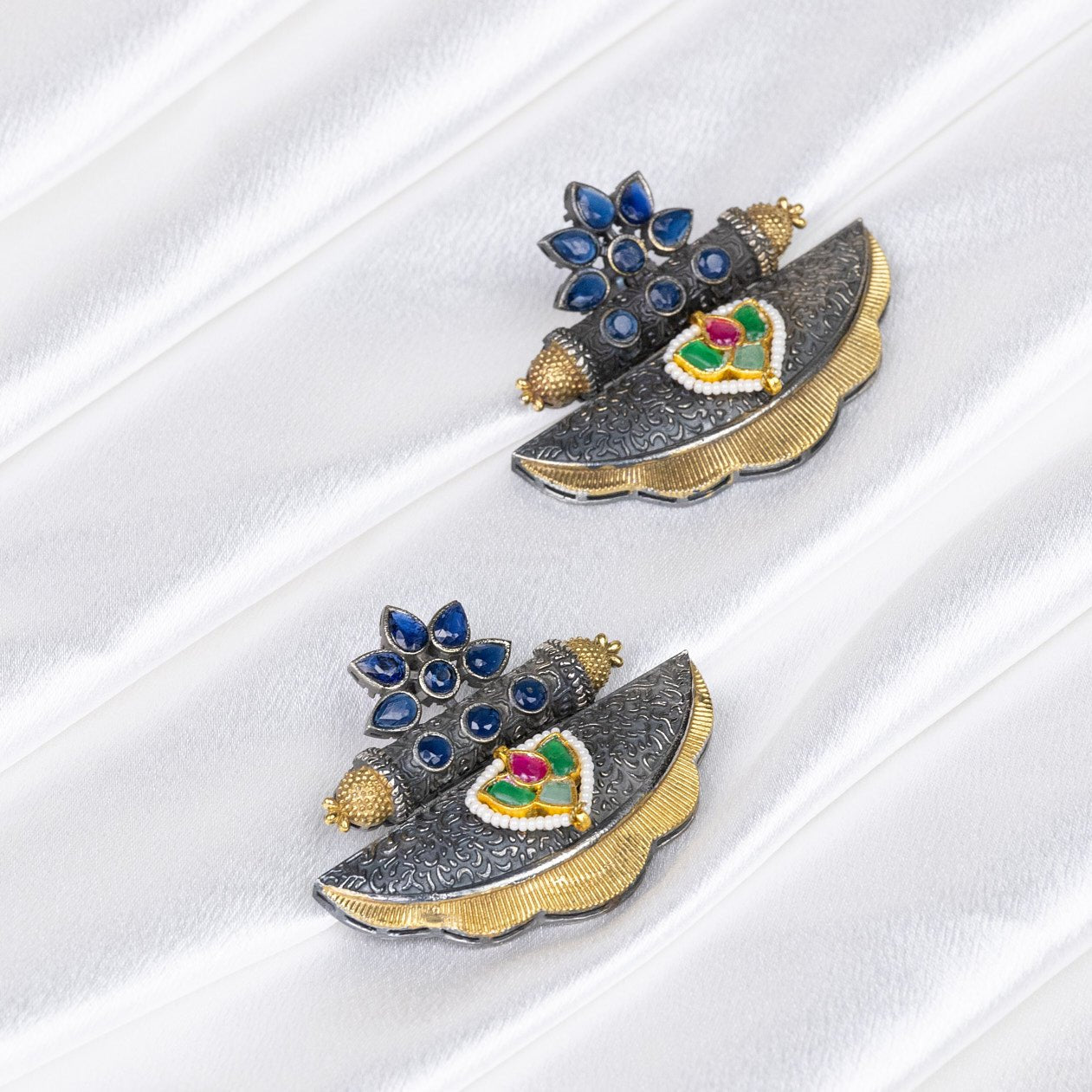 Silvered Seashell: Intricate Elegance in Pearlshell Design - swadeshsouq.com