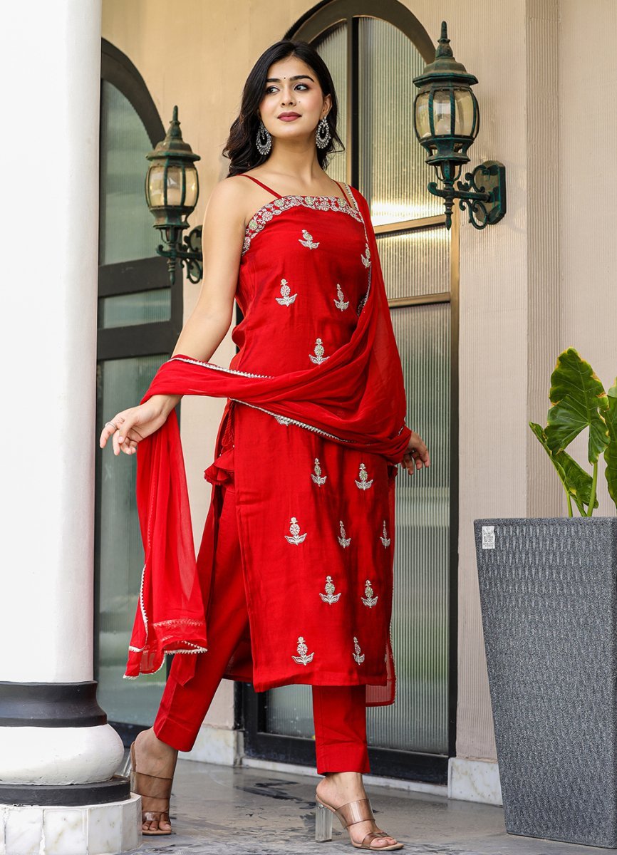 Crimson Charm Sleeveless Silk Kurta Pant Set with Dupatta - swadeshsouq.com