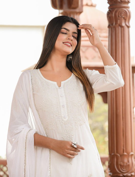 Elegant Off - White Lucknow Chikankari Cotton Kurta Set with Dupatta - swadeshsouq.com