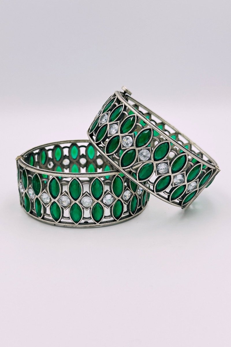 Emerald Radiance: Green Silver Bangles - swadeshsouq.com