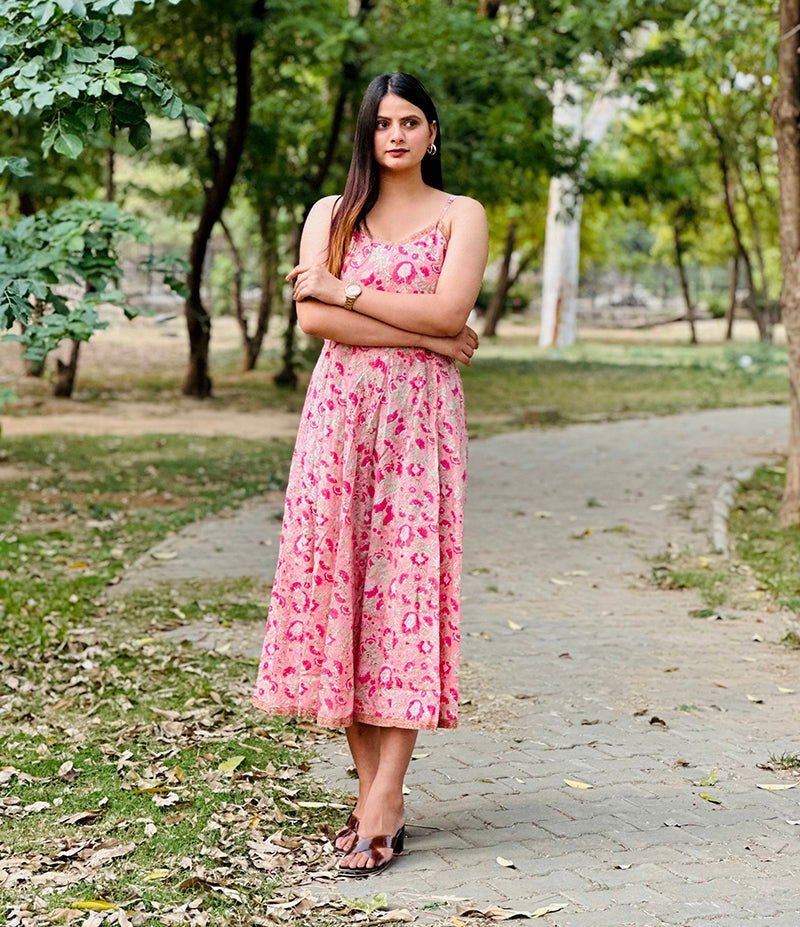 Enchanting Pink Cotton Handblock Dress – A Blend of Grace and Artistry - swadeshsouq.com