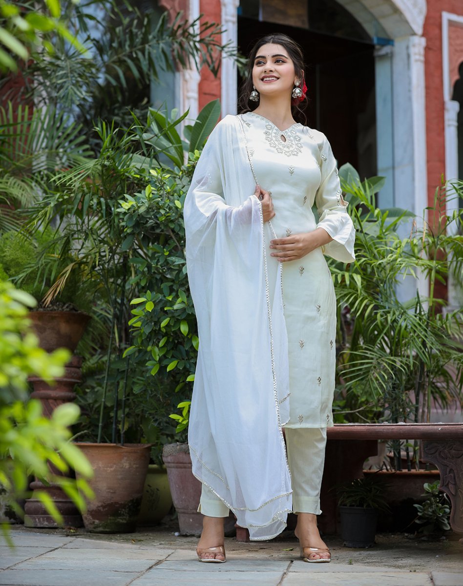 Ivory Grace Embroidered Silk Kurta Pant Set with Dupatta - swadeshsouq.com