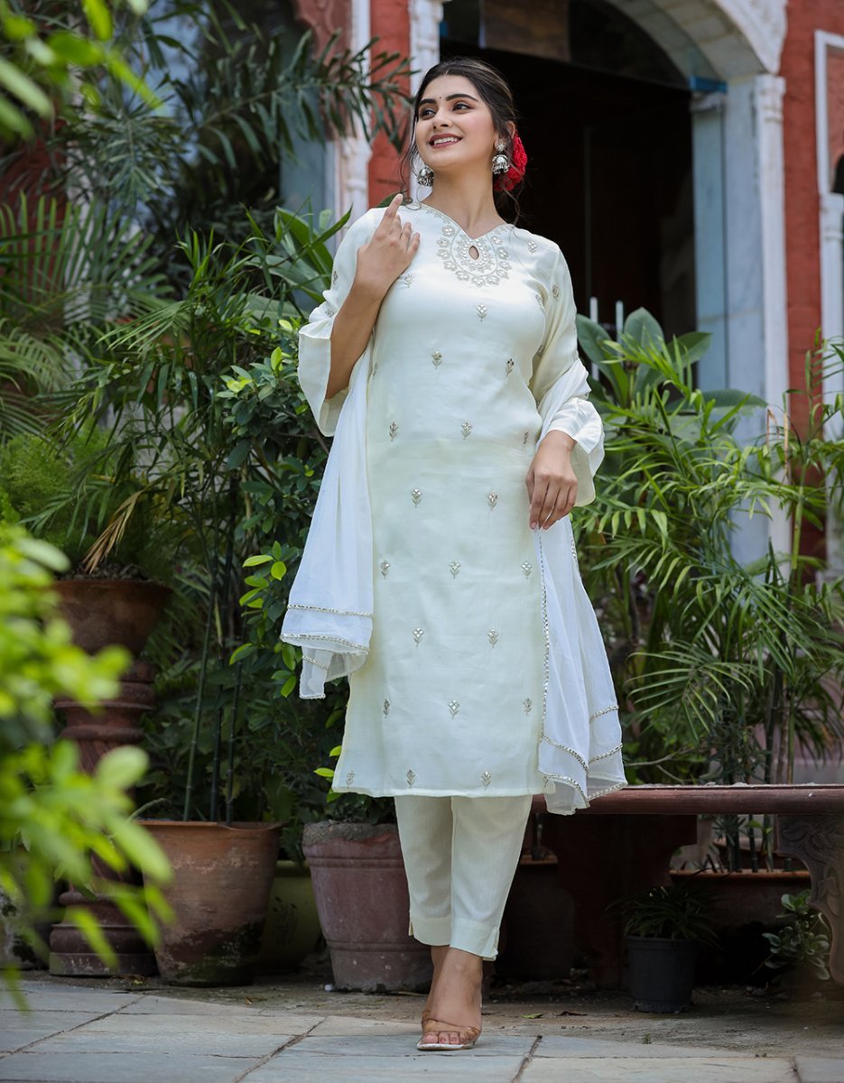 Ivory Grace Embroidered Silk Kurta Pant Set with Dupatta - swadeshsouq.com