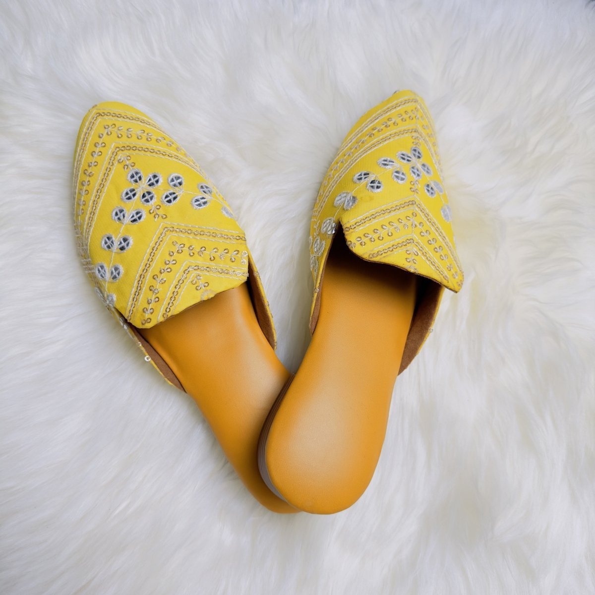 Jaipuri Handmade Yellow Sandals – A Touch of Rajasthani Elegance - swadeshsouq.com