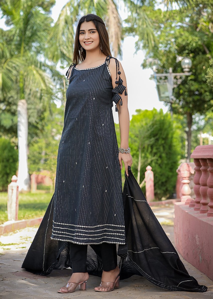 Midnight Sparkle Black Lurex Sleeveless Cotton Kurta Pant Set with Dupatta - swadeshsouq.com