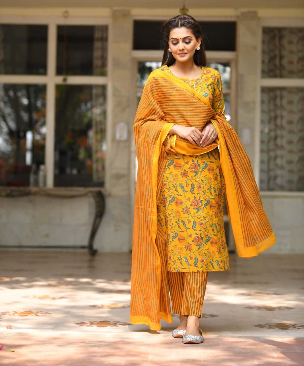 Sunny Bloom Yellow Floral Printed Cotton Suit Set - swadeshsouq.com