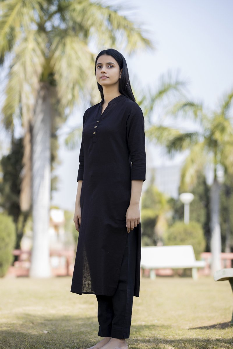 Timeless Black Solid Cotton Casual Kurta - swadeshsouq.com