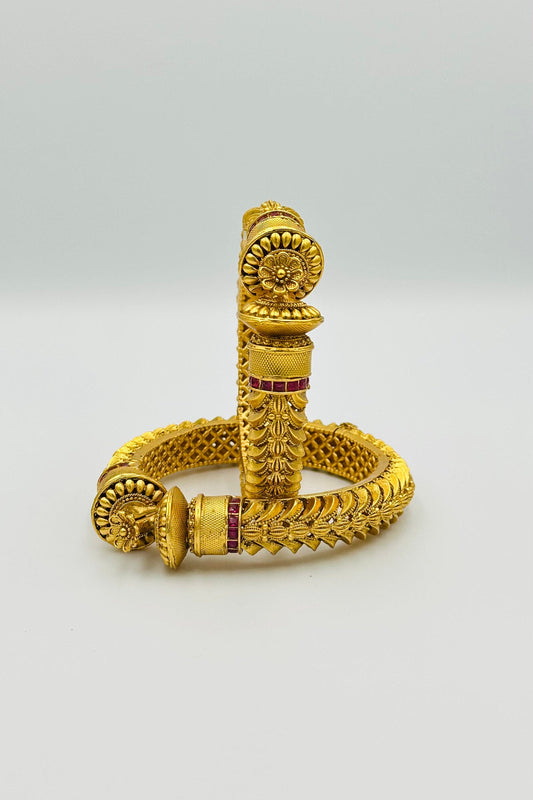 Antique Finish Kada Bangles Set with Kemp Stones - swadeshsouq.com