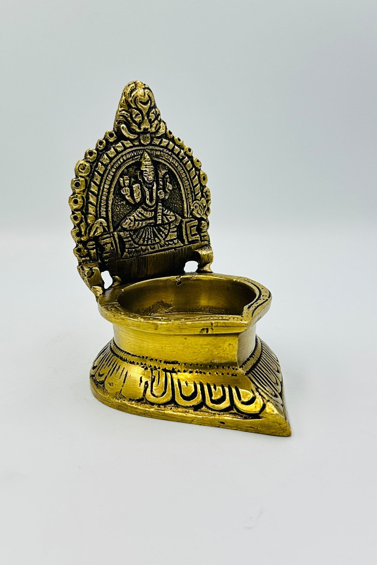 Classic Antique Kamakshi Diya - swadeshsouq.com