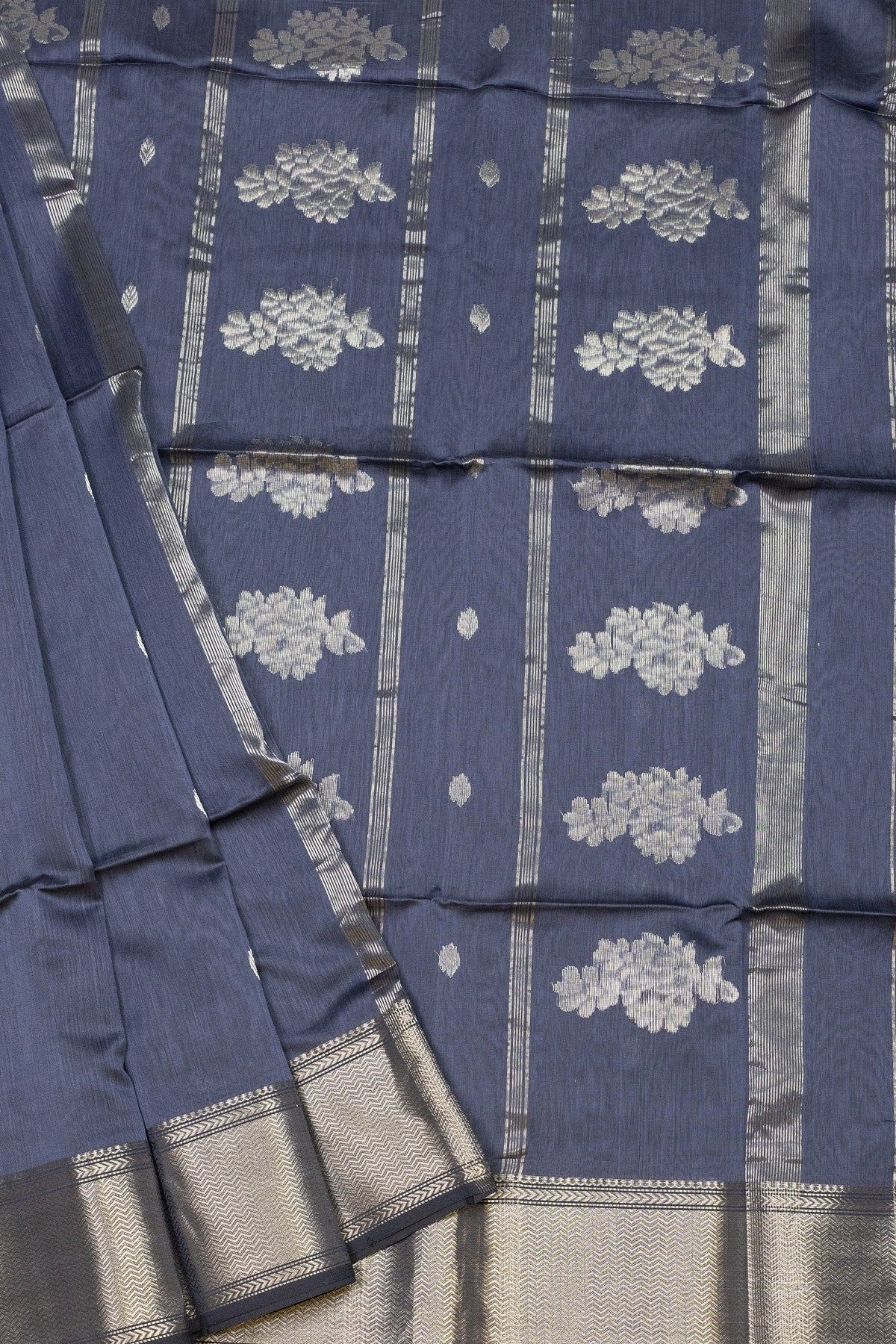 Deep Grey Maheshwari SilkCotton Saree - swadeshsouq.com