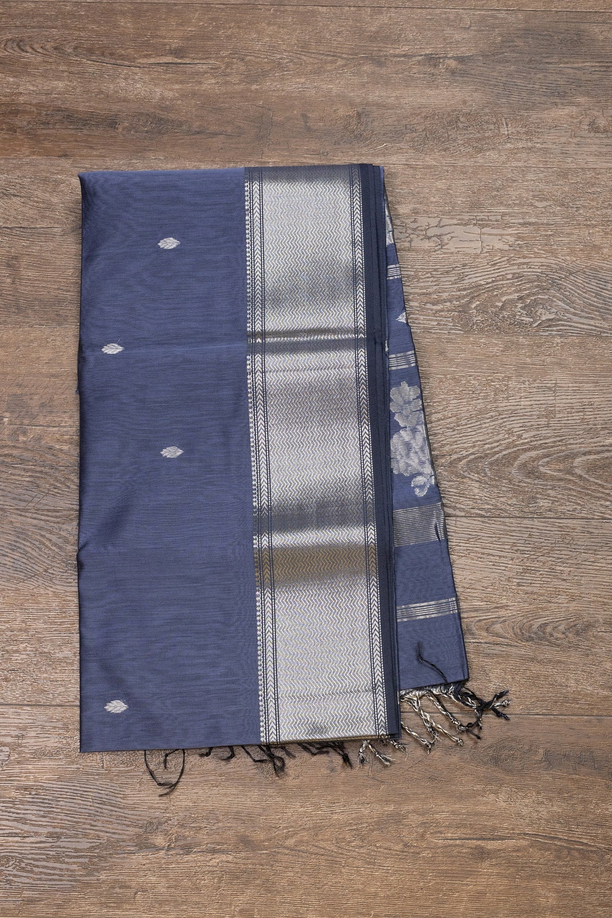 Deep Grey Maheshwari SilkCotton Saree - swadeshsouq.com