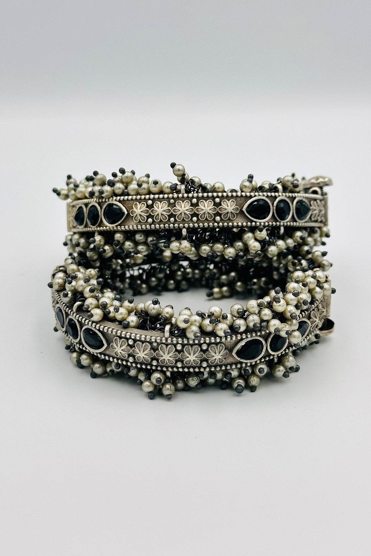 Elegant Silver Bangles: Black Stone Embellished with Pearl Accents - swadeshsouq.com