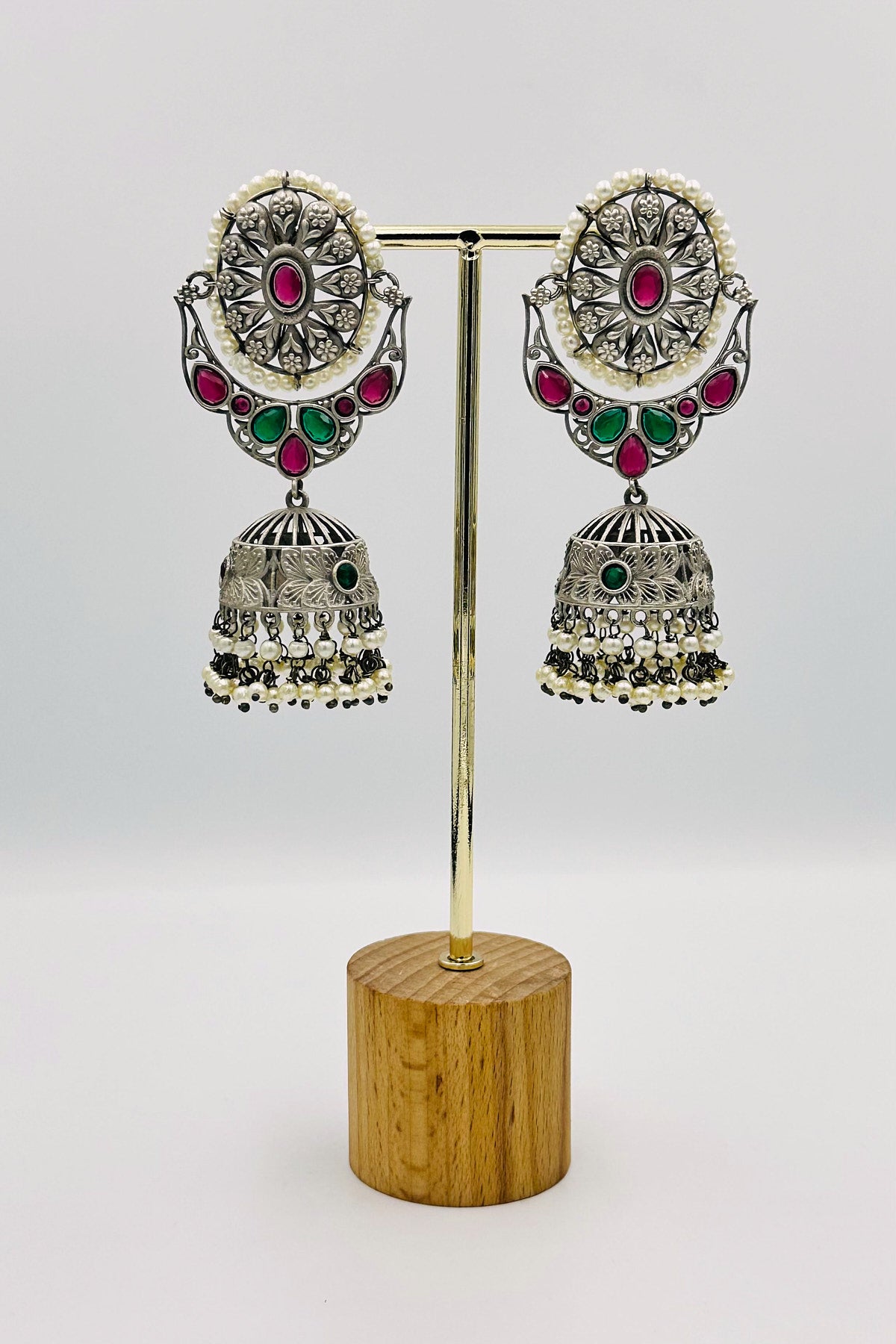 Emerald Blaze Silver Jhumkas - swadeshsouq.com