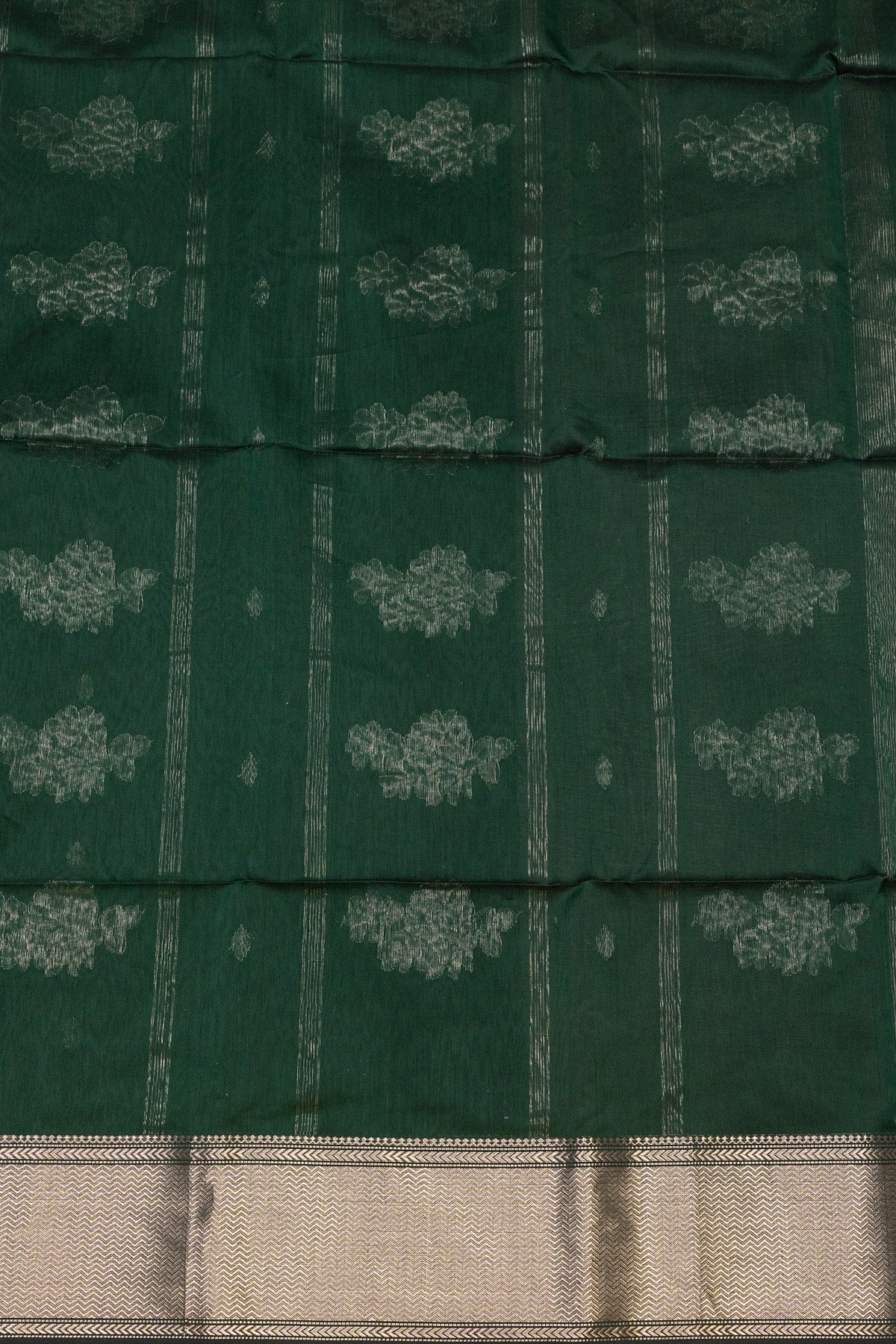 Emerald Green Maheshwari SilkCotton Saree - swadeshsouq.com