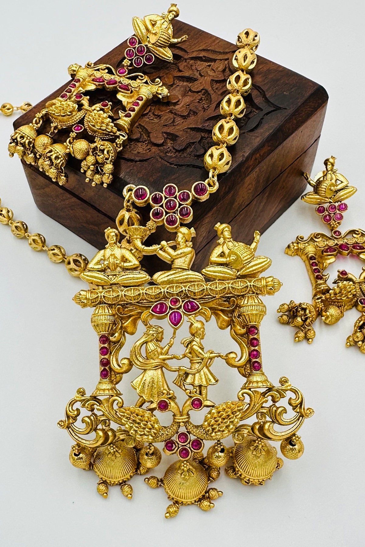 High-Gold Sapthapadi Ensemble Necklace Set - swadeshsouq.com