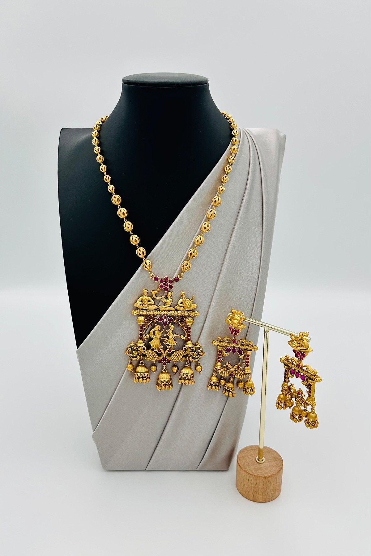 High-Gold Sapthapadi Ensemble Necklace Set - swadeshsouq.com