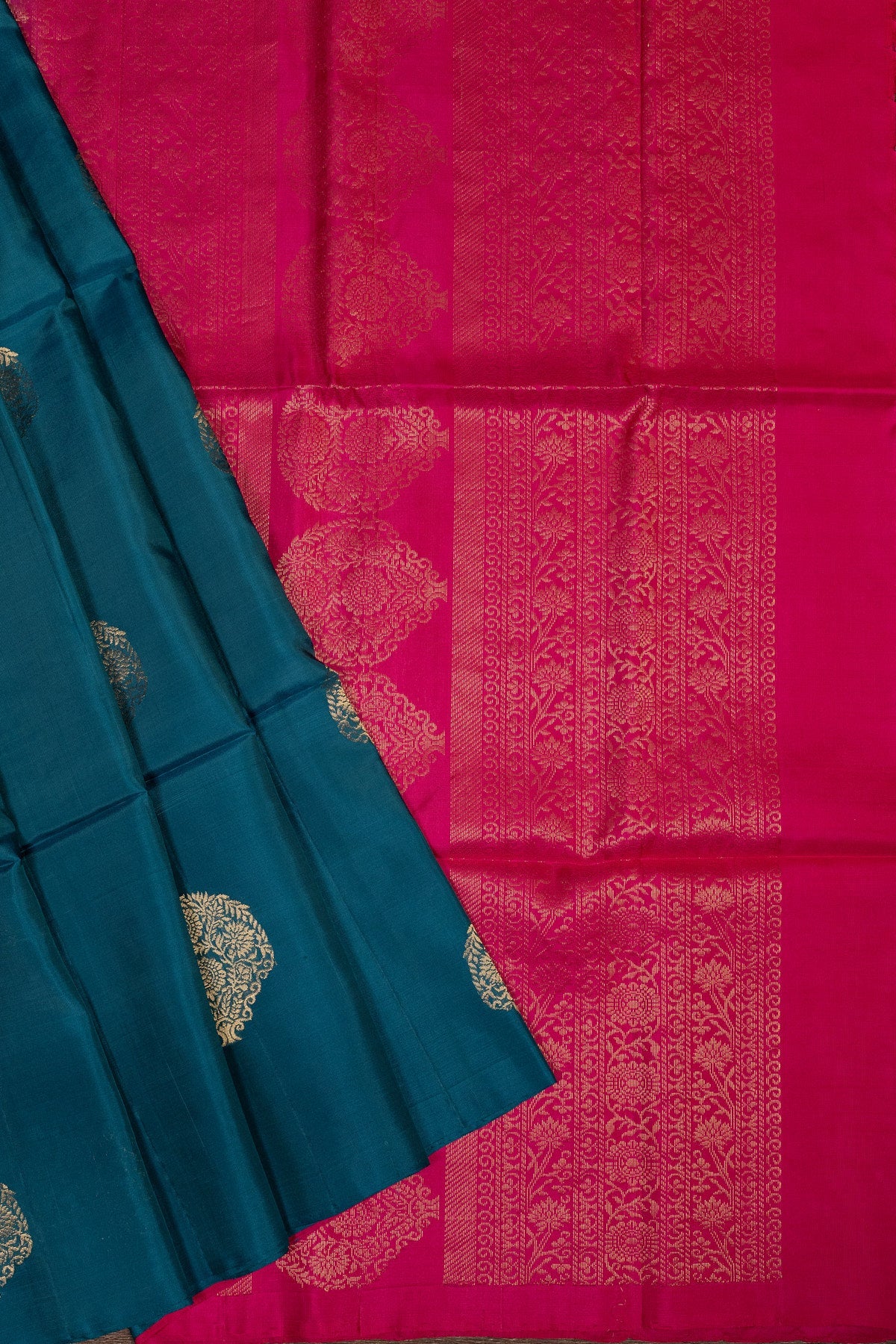 IMPERIAL ELEGANCE: RAMA GREEN AND PINK KANJEEVARAM SILK SAREE - swadeshsouq.com