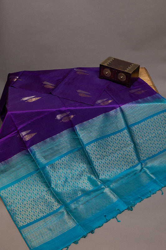 MAJESTIC MELANGE: DEEP PURPLE AND TURQUOISE BLUE KANJEEVARAM SILK SAREE - swadeshsouq.com