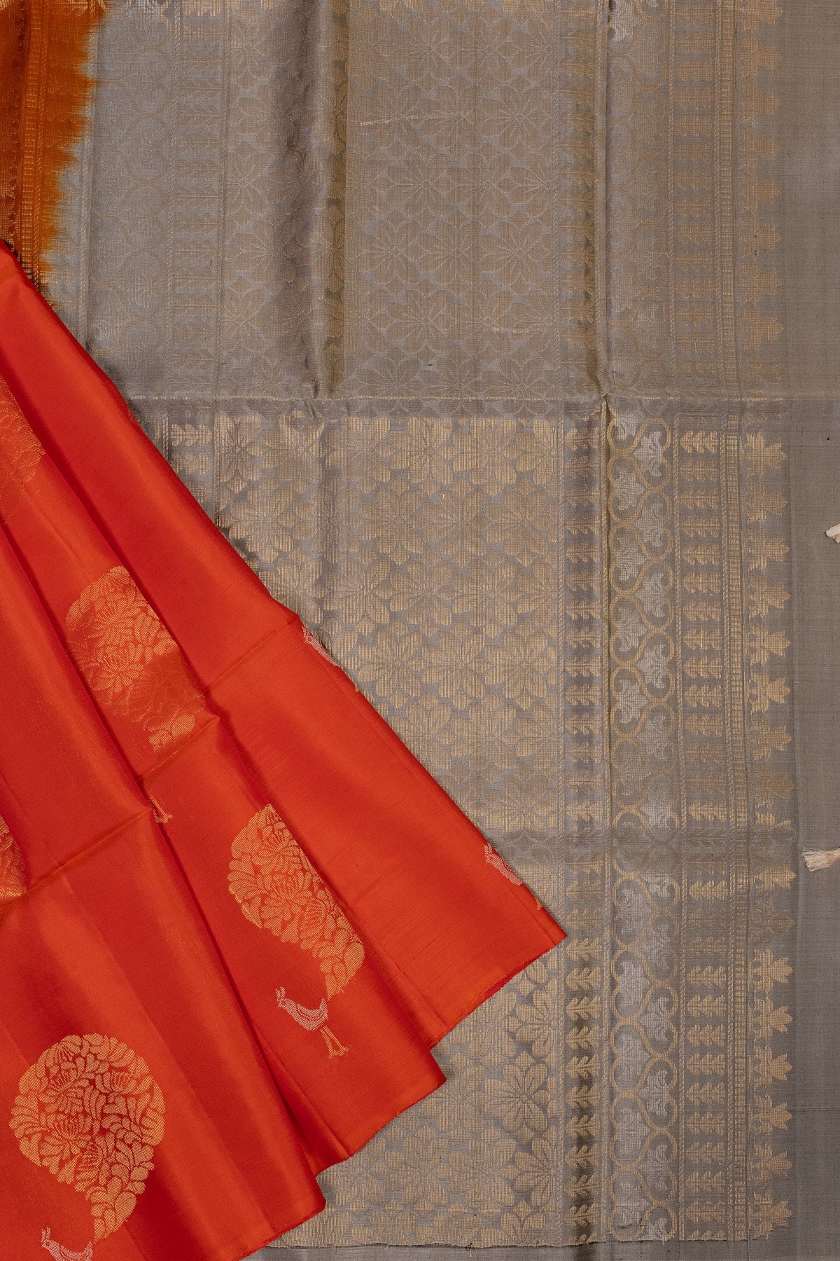 RADIANT ELEGANCE: THE BRIGHT ORANGE AND GREY KANJEEVARAM SILK SAREE - swadeshsouq.com