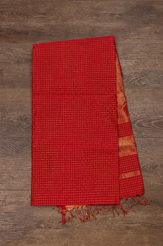 Radiant Red: Zari-Checked Maheshwari Silkcotton Saree - swadeshsouq.com