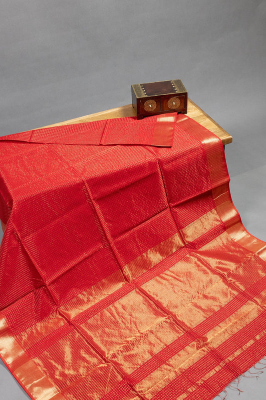 Radiant Red: Zari-Checked Maheshwari Silkcotton Saree - swadeshsouq.com