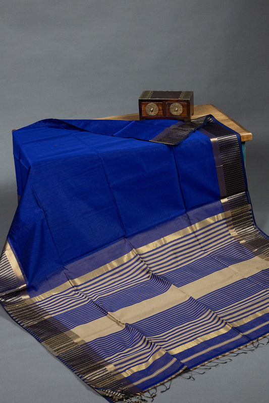 Royal Blue Maheshwari Silk-Cotton Saree with Contrasting Pallu - swadeshsouq.com