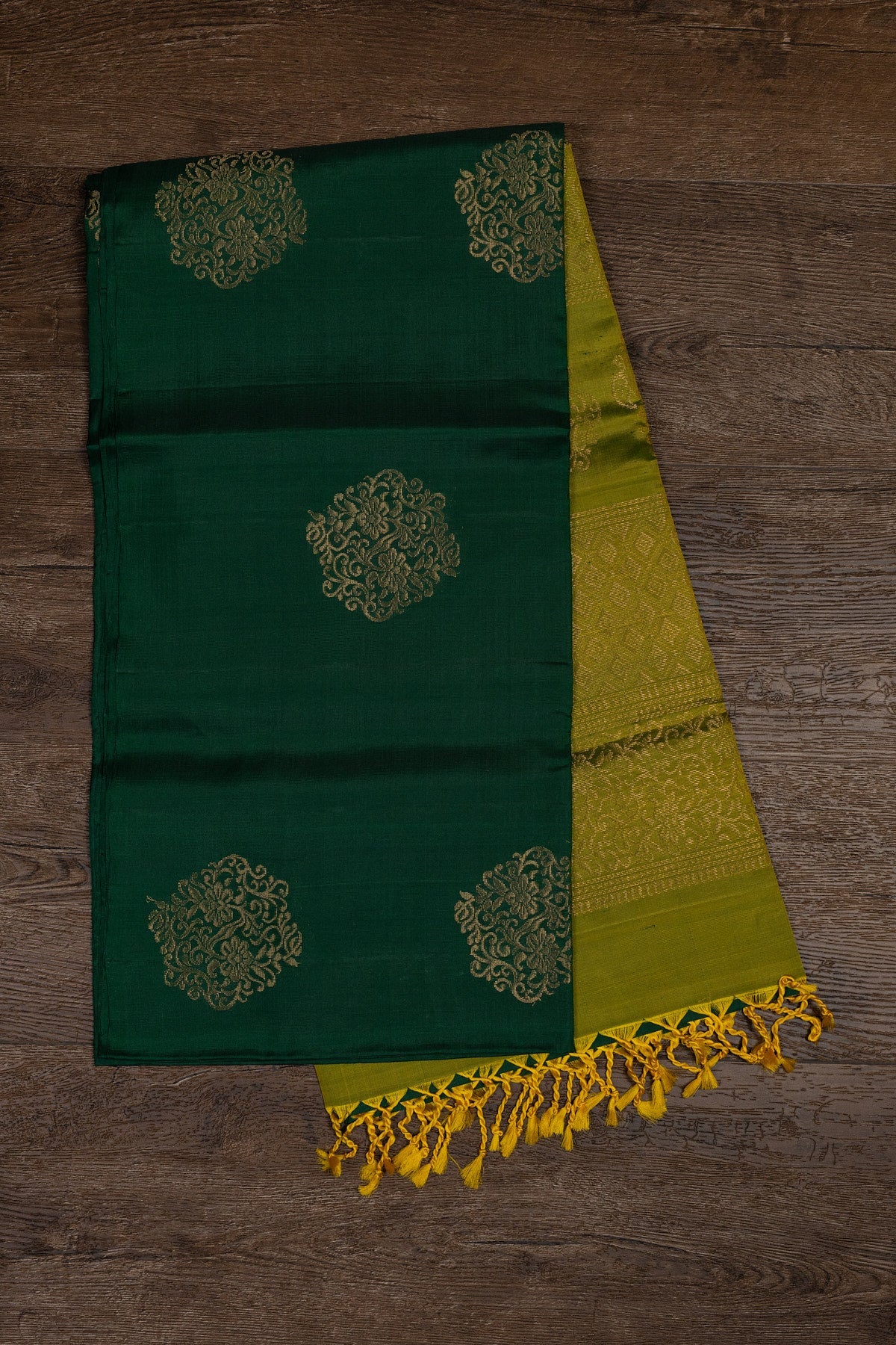 TIMELESS BEAUTY: GREEN AND MUSTARD YELLOW KANJIVARAM SILK SAREE - swadeshsouq.com