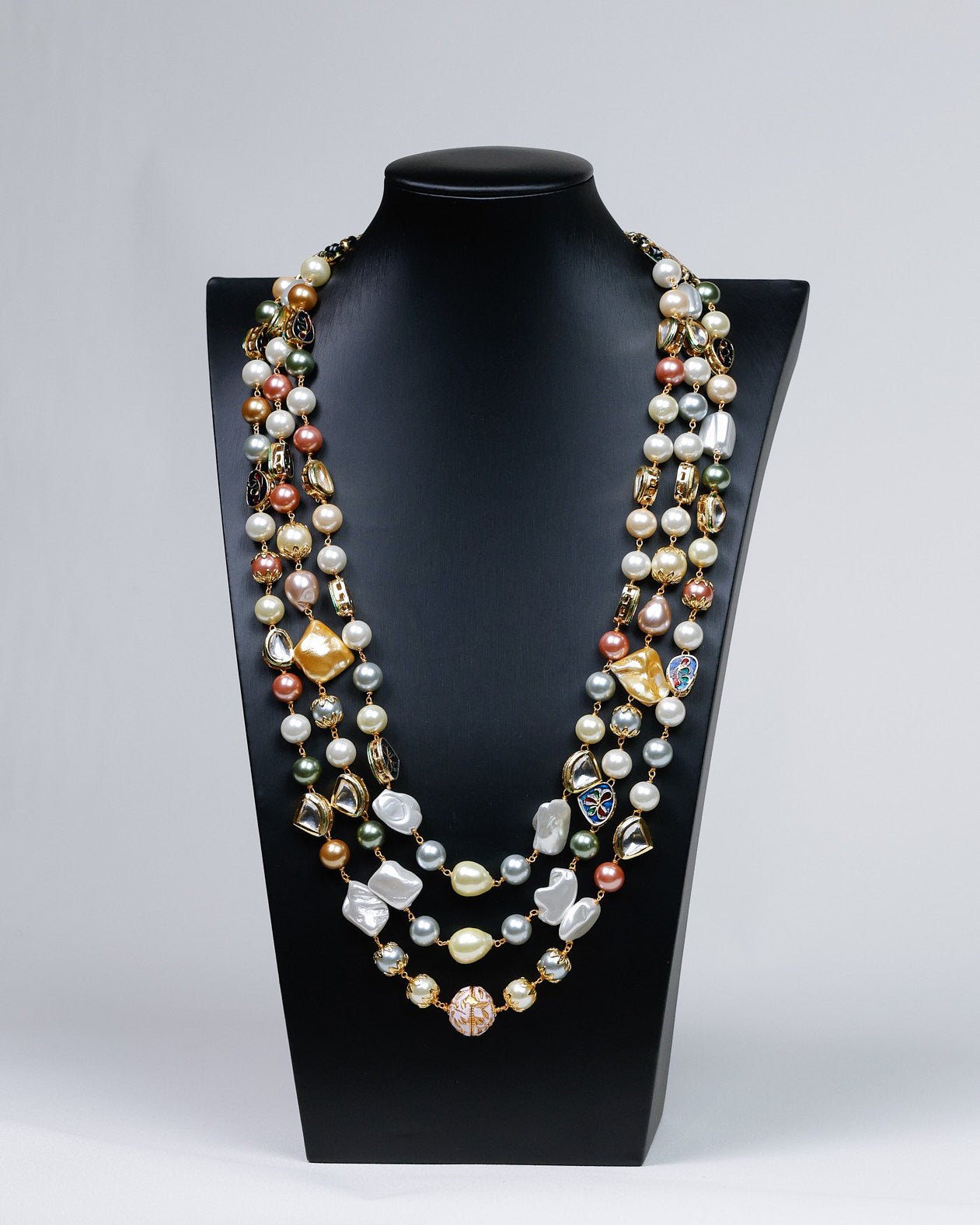 Versatile Elegance: Dual-Design Three-Strand Fusion Necklace - swadeshsouq.com