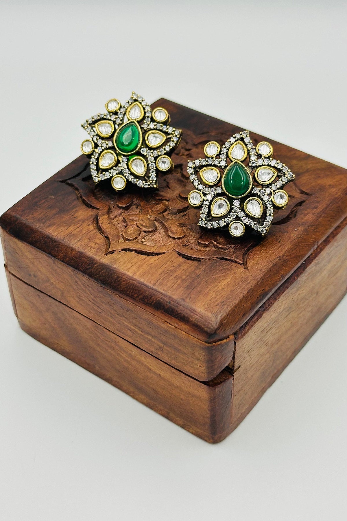 Victorian Ensemble with CZ & Kundan Flourishes - swadeshsouq.com