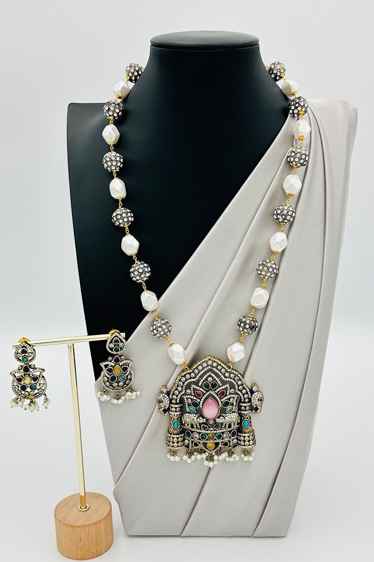 Victorian Sea Pearl Necklace with Intricate AD Stone Pendant - swadeshsouq.com