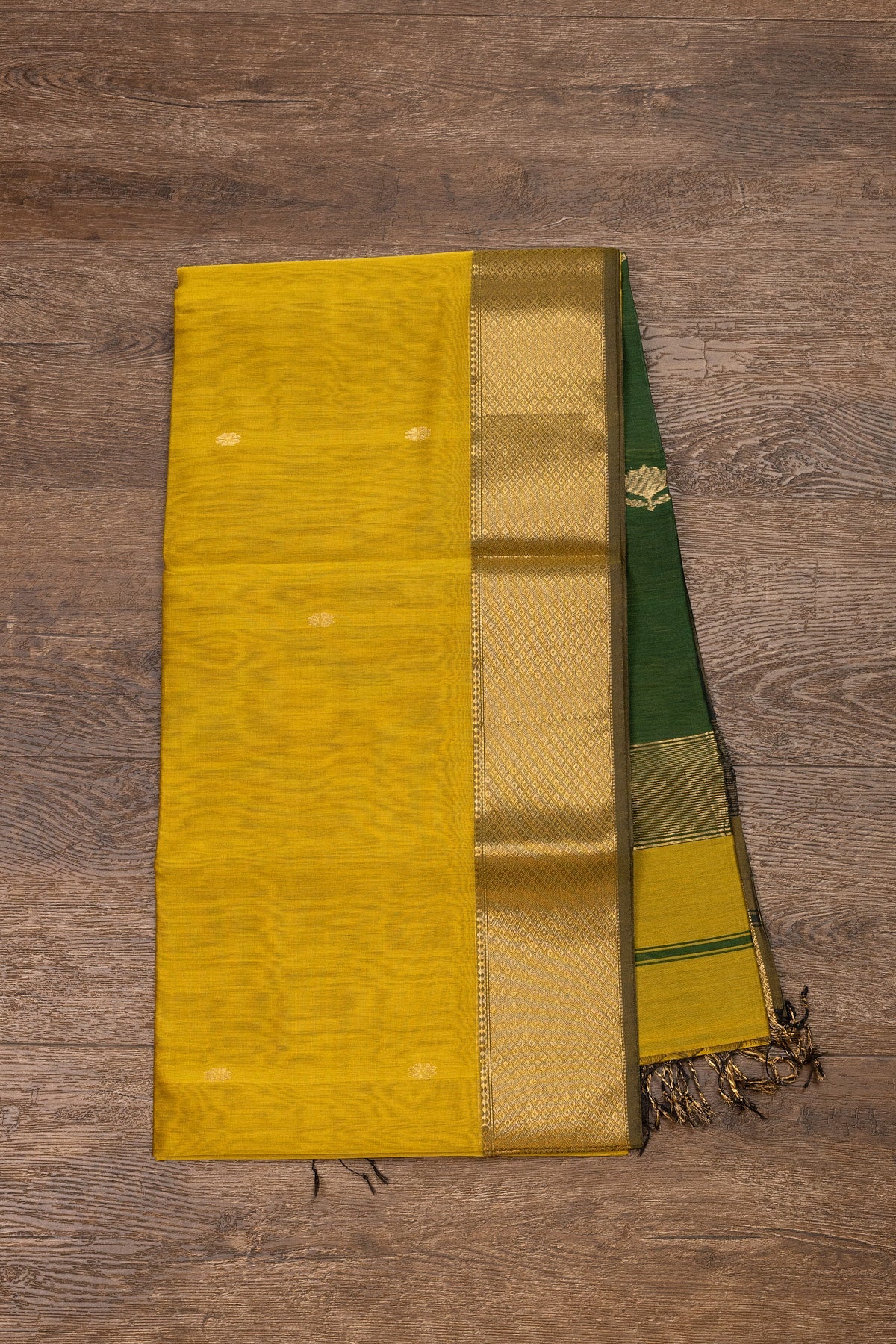 Yellow and Green Maheshwari Silk-Cotton Saree with Contrast Lotus Butti Pallu - swadeshsouq.com